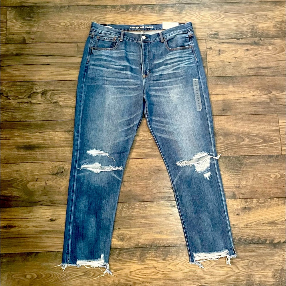 NWT American Eagle Ripped Hi Rise Girlfriend Jeans
